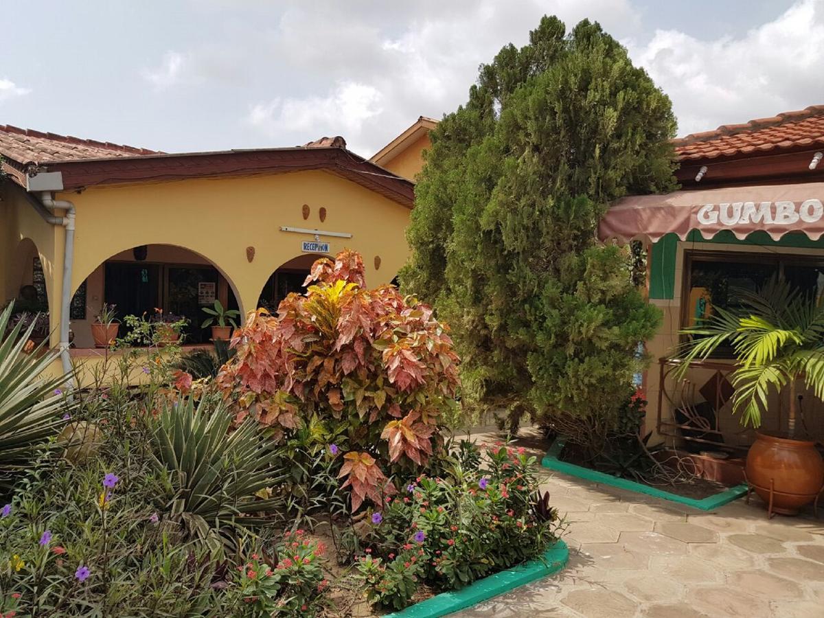 De Mod Hotel Ngleshi Amanfro Εξωτερικό φωτογραφία