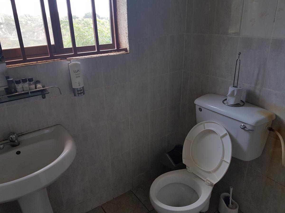De Mod Hotel Ngleshi Amanfro Εξωτερικό φωτογραφία